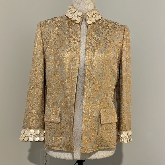 Vintage Dolce Gabbana suit- It is Gold with Shell Trim, Silk Lining 100%, RARE - Picture 2 of 11